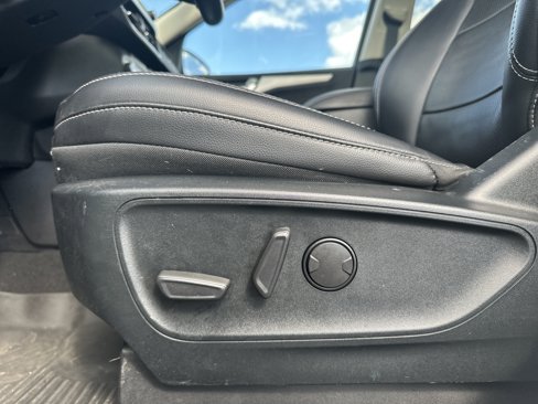 Used 2020 Ford Escape SE Sport image 26