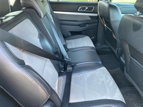 Used 2017 Ford Explorer XLT w/ Equipment Group 202A image 22