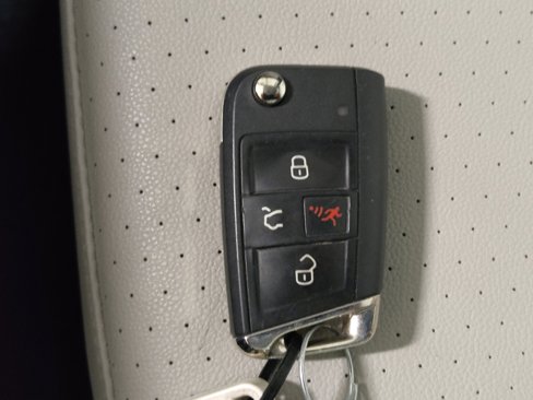 Used 2021 Volkswagen Tiguan SEL image 32