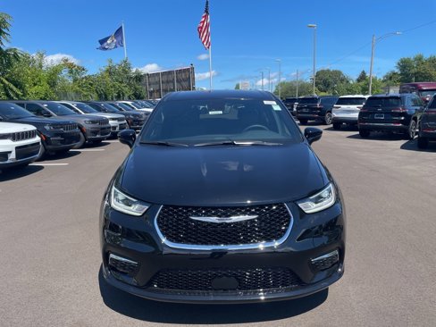 New 2026 Chrysler Pacifica Select image 10