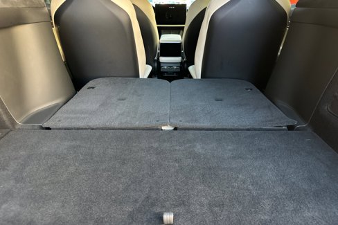 Used 2022 Tesla Model X image 17
