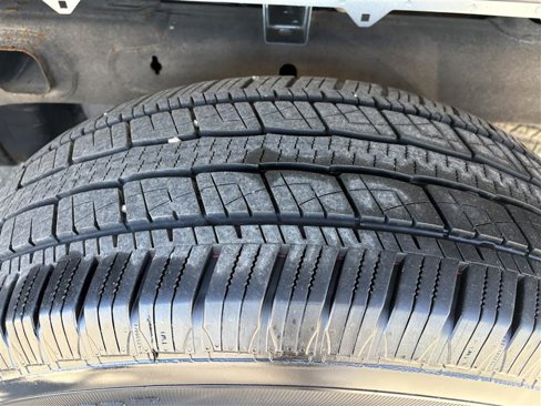 Used 2023 Chevrolet Silverado 1500 LT image 9