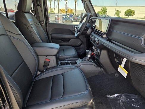 New 2025 Jeep Wrangler Unlimited Rubicon 4xe image 38