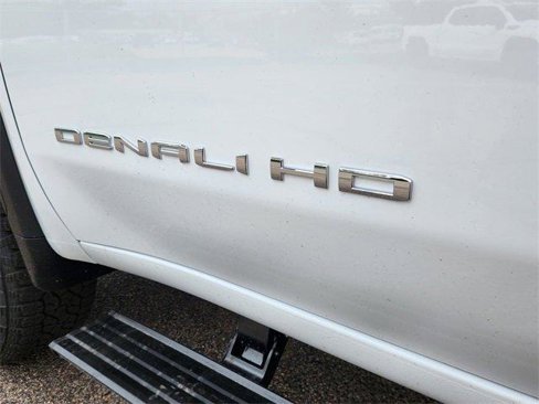 New 2025 GMC Sierra 2500 Denali w/ Denali Reserve Package image 13