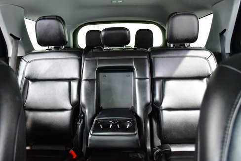 Used 2024 Ford Explorer XLT w/ Equipment Group 202A image 14