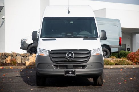 Used 2025 Mercedes-Benz Sprinter 2500 image 2