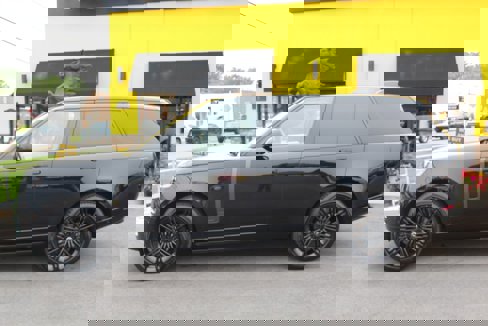 Used 2024 Land Rover Range Rover Autobiography image 31