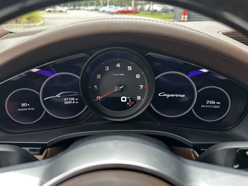Certified 2023 Porsche Cayenne Coupe image 9