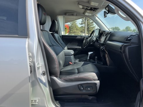 Used 2024 Toyota 4Runner TRD Off-Road Premium image 32