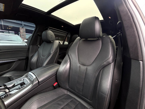 Used 2022 BMW X7 xDrive40i w/ M Sport Package image 28