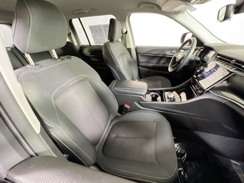 Used 2023 Jeep Grand Cherokee Laredo w/ Luxury Tech Group I image 25