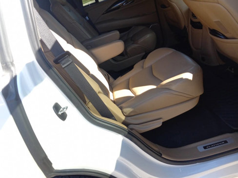 Used 2020 Cadillac Escalade Platinum image 7