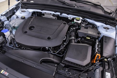 Certified 2025 Volvo XC40 B5 Ultra w/ Climate Package image 30