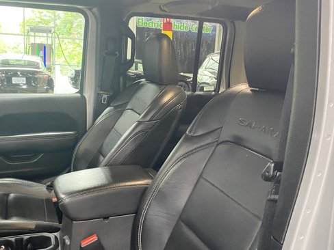Used 2023 Jeep Wrangler Unlimited Sahara image 20