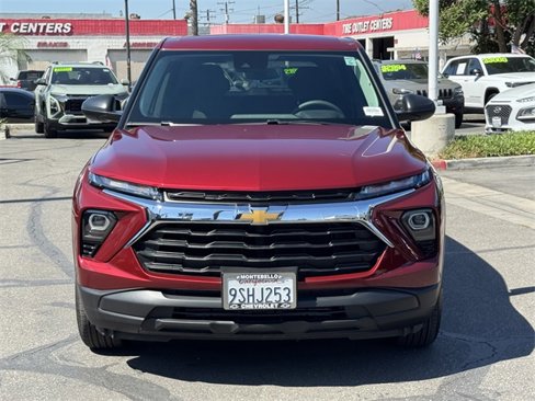 Used 2025 Chevrolet TrailBlazer LS w/ LS Convenience Package image 2