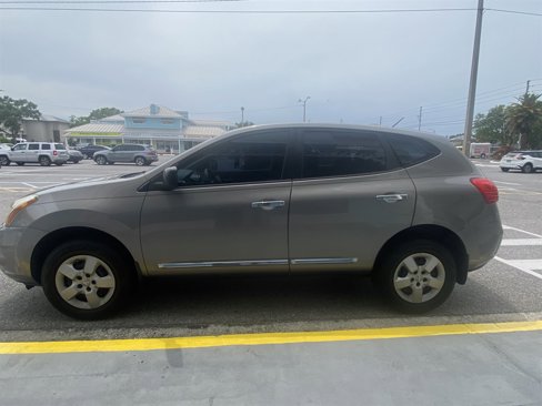 Used 2014 Nissan Rogue S image 4