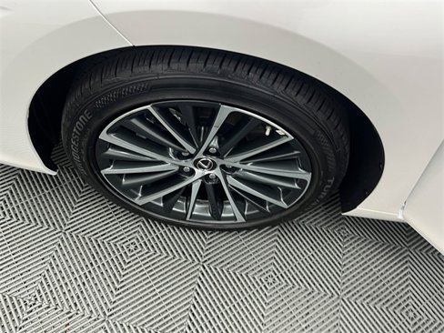 Certified 2025 Lexus ES 300h w/ Premium Package image 23