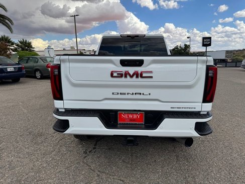 Used 2024 GMC Sierra 3500 Denali w/ Denali Reserve Package image 6