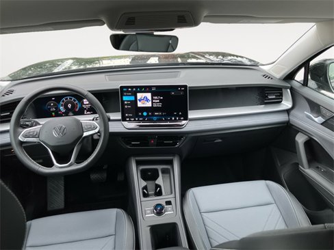New 2025 Volkswagen Tiguan SE image 10