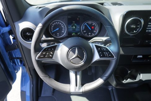 Used 2024 Mercedes-Benz eSprinter 170 Cargo image 13