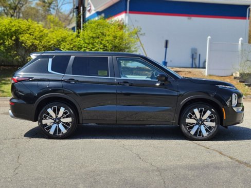 New 2025 Mitsubishi Outlander SE image 6