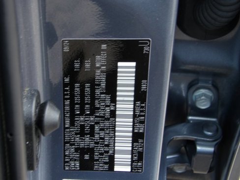 Used 2024 Toyota Corolla Cross XLE image 16