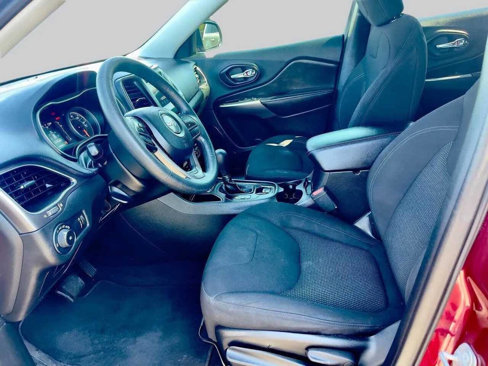 Used 2019 Jeep Cherokee Latitude w/ Popular Appearance Group image 31