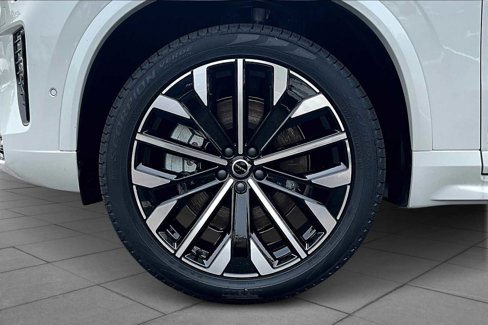New 2026 Volvo XC90 T8 Ultra w/ Protection Package Premier image 14