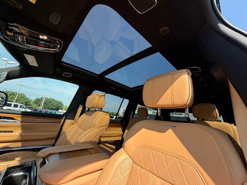 New 2025 Jeep Grand Wagoneer Series III image 11
