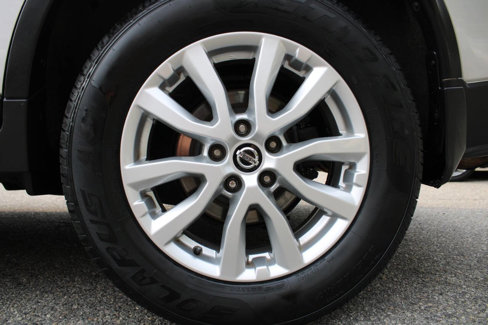 Used 2020 Nissan Rogue SV image 20