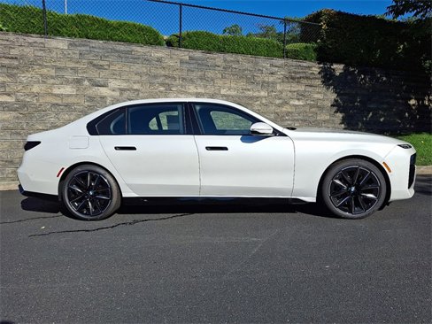 New 2026 BMW 760i xDrive image 7