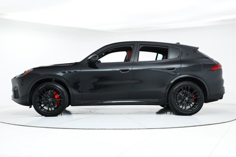 Used 2025 Maserati Grecale Modena image 2