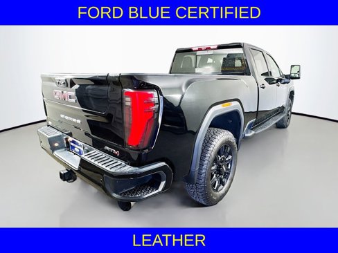 Used 2024 GMC Sierra 2500 AT4 w/ AT4 Premium Plus Package image 5