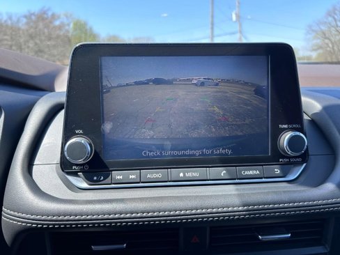 Used 2023 Nissan Rogue SV image 19