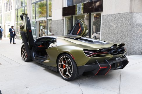 Used 2025 Lamborghini Revuelto image 6