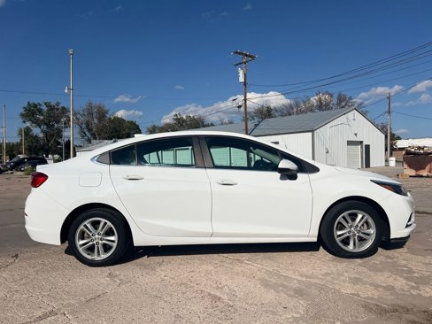 Used 2018 Chevrolet Cruze LT w/ Convenience Package image 8