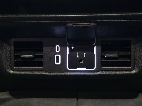 Used 2024 Chevrolet Silverado 2500 LT image 21