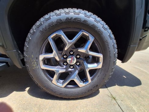 New 2025 GMC Sierra 1500 SLT w/ SLT Premium Package image 27