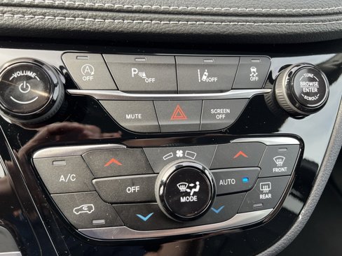 New 2026 Chrysler Pacifica Select image 38