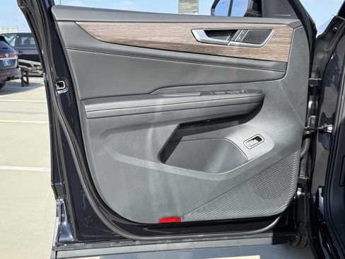 New 2025 Volkswagen Atlas SEL image 15