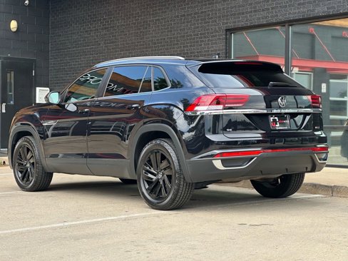 Used 2022 Volkswagen Atlas Cross Sport SE image 14