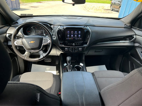 Used 2022 Chevrolet Traverse LT image 8
