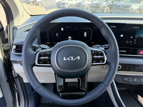 New 2026 Kia Carnival SX image 8