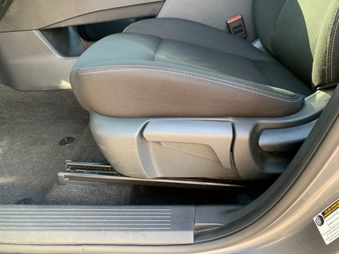 Used 2024 Nissan Rogue S image 19