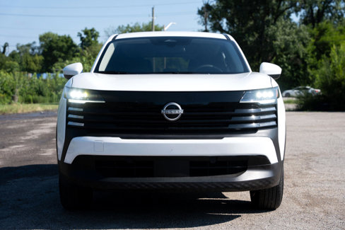 Used 2025 Nissan Kicks SV image 3