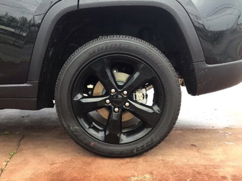 New 2025 Jeep Grand Cherokee Altitude image 18