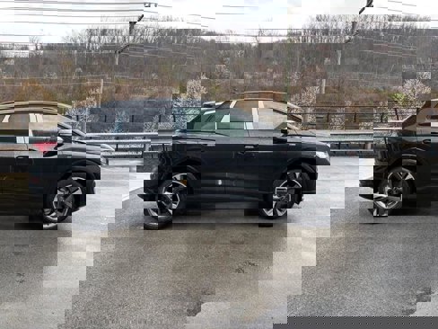 New 2025 Audi Q4 e-tron Premium image 5