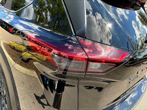 Certified 2025 Nissan Rogue SV image 32