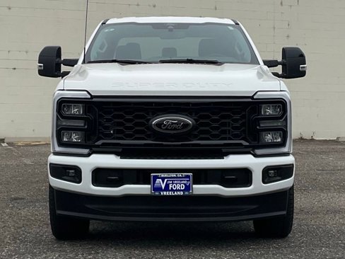 Used 2025 Ford F350 Lariat w/ Black Appearance Package image 99