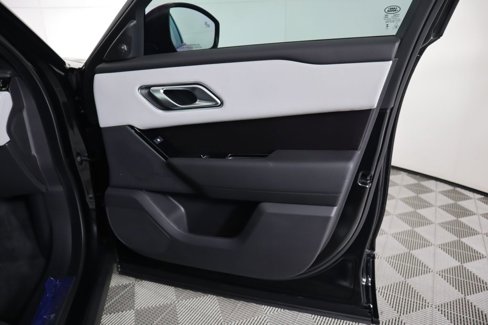 New 2026 Land Rover Range Rover Velar Dynamic SE image 27